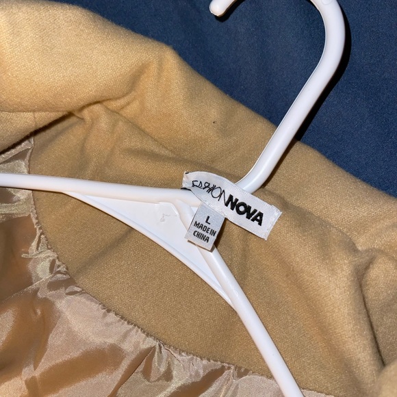 Cute Tan Jacket 🧥 😍 - Picture 2 of 3